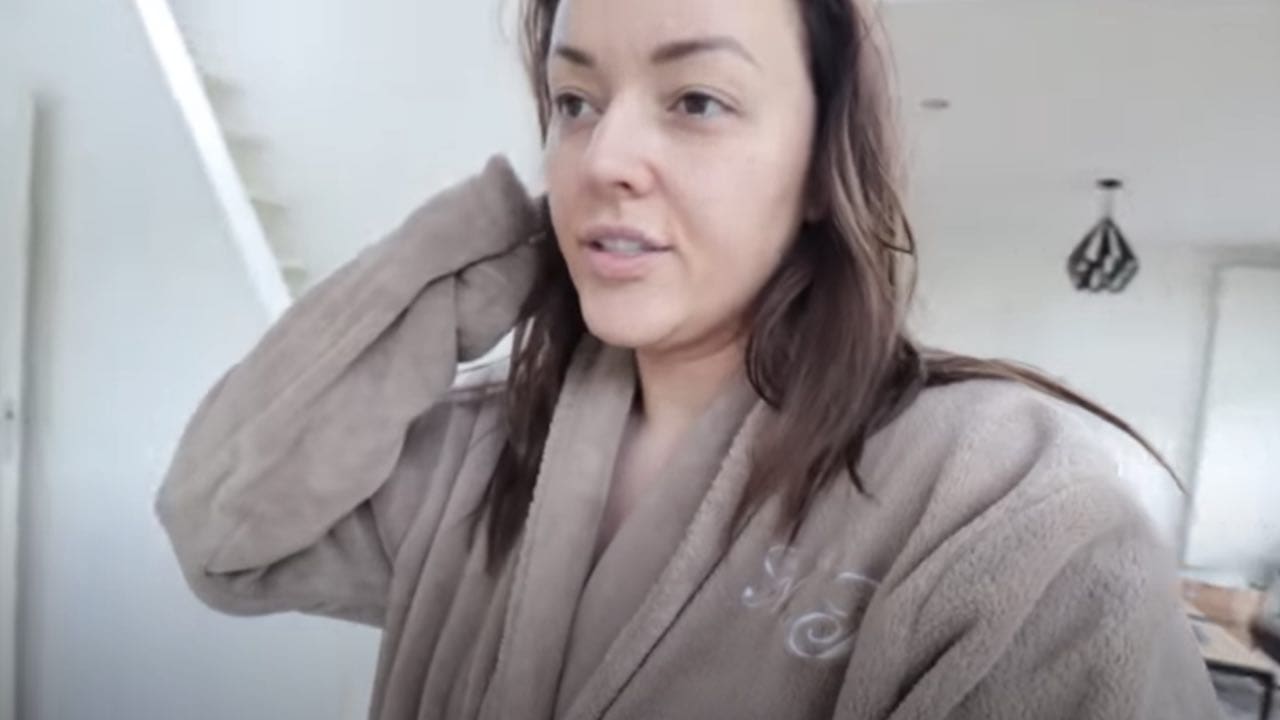 YouTuber Mascha Feoktistova laat haar nieuwe lichaam zien