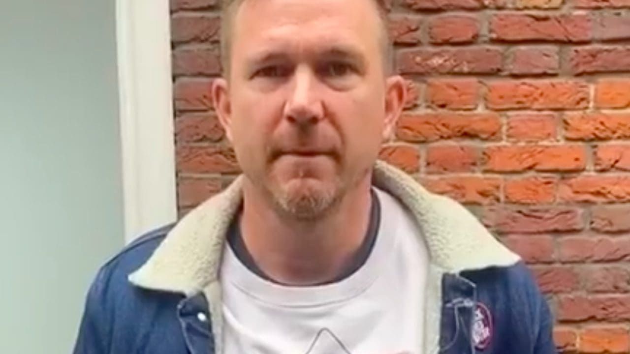 Johnny de Mol ontkent weer mishandeling