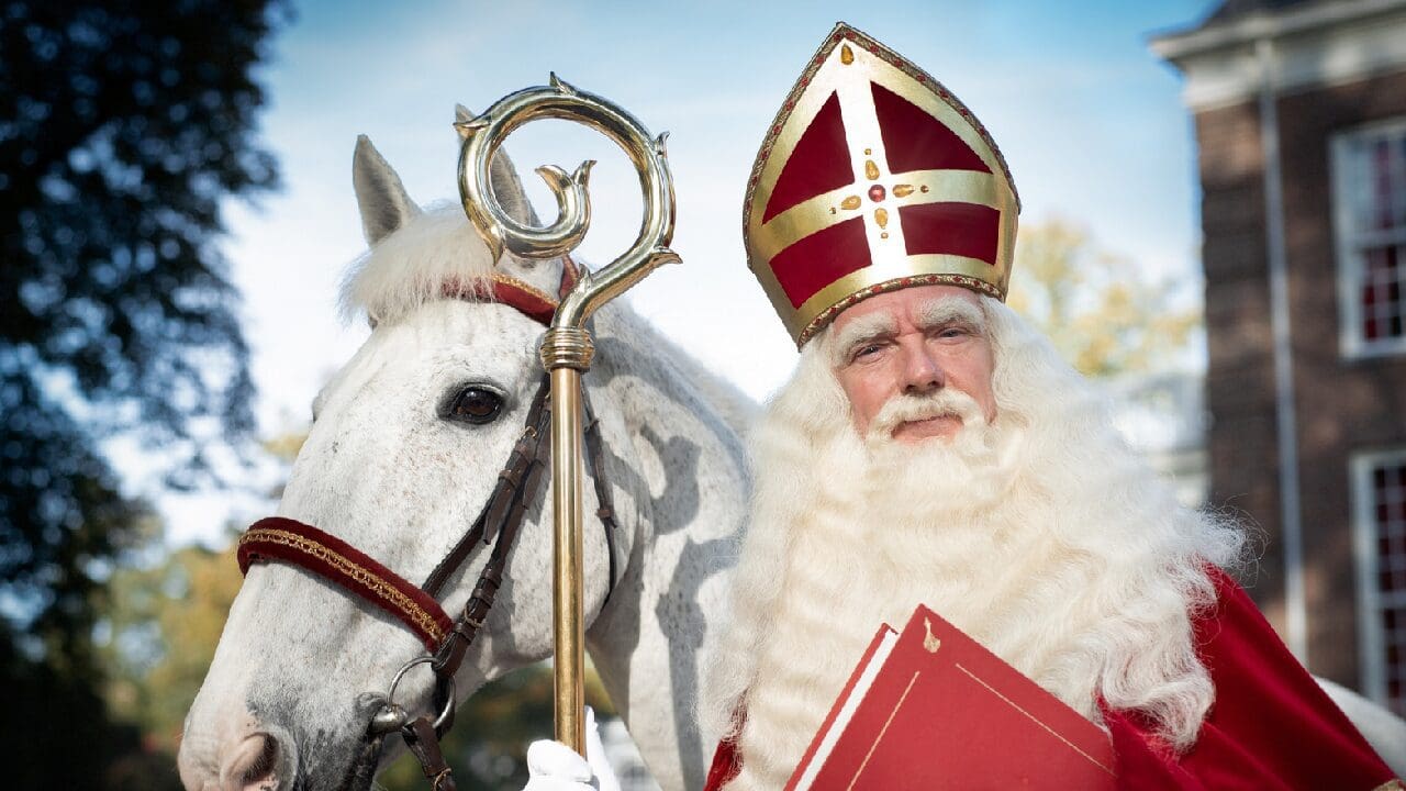 Sinterklaas is ondanks bootproblemen toch aangekomen in Nederland