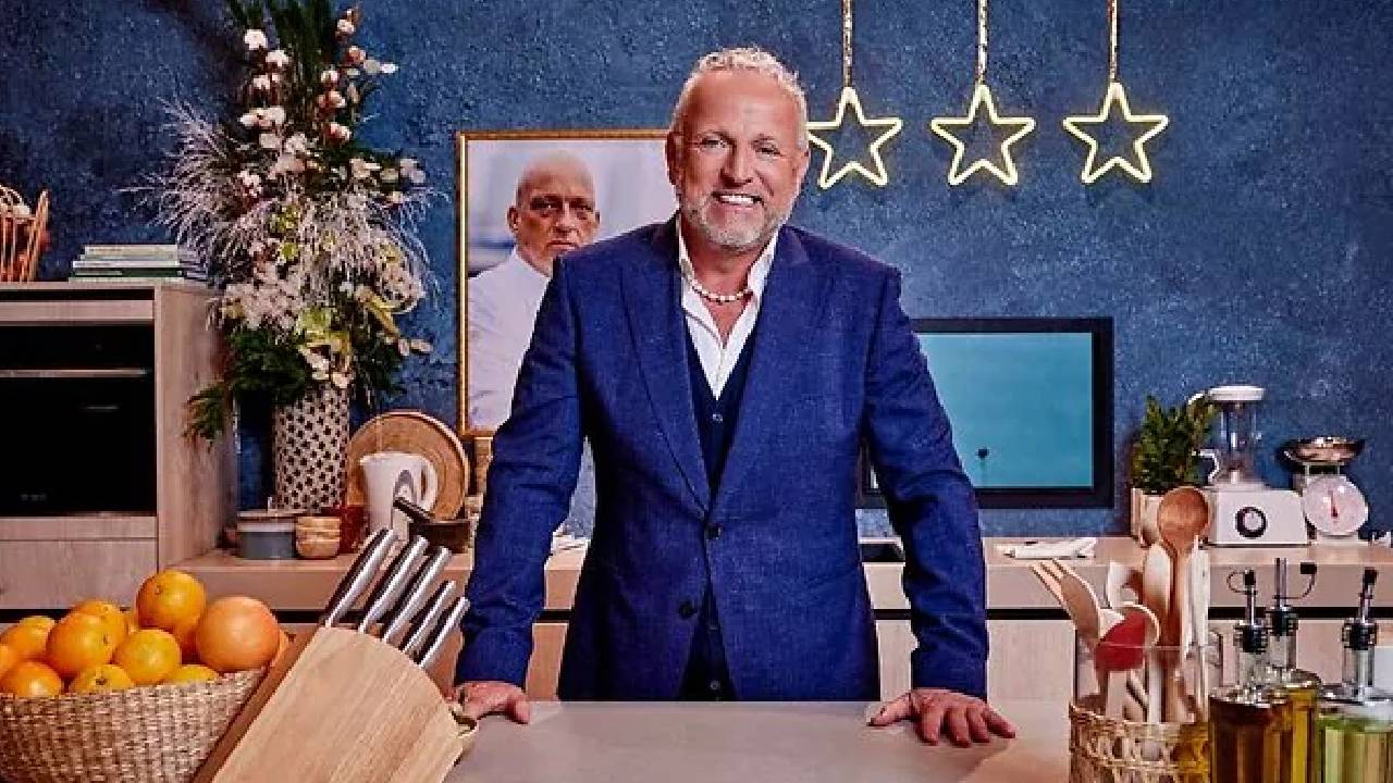 Gordon liegt en gebruikt figuranten in zijn show