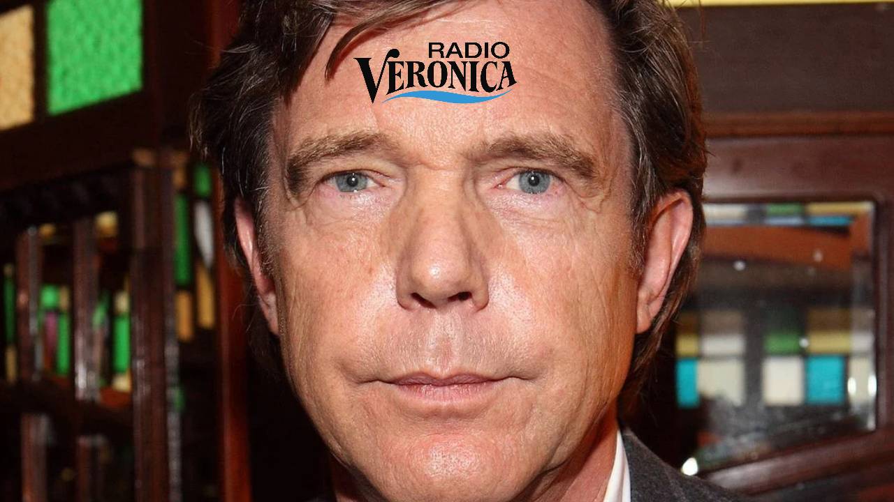 John de Mol verkoopt Radio Veronica voordat het te laat is