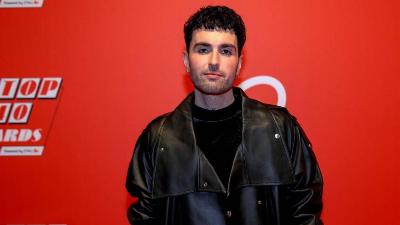 Het nieuwe uiterlijk van Duncan Laurence valt niet in de smaak: ‘Hij is een kwal van een vent’