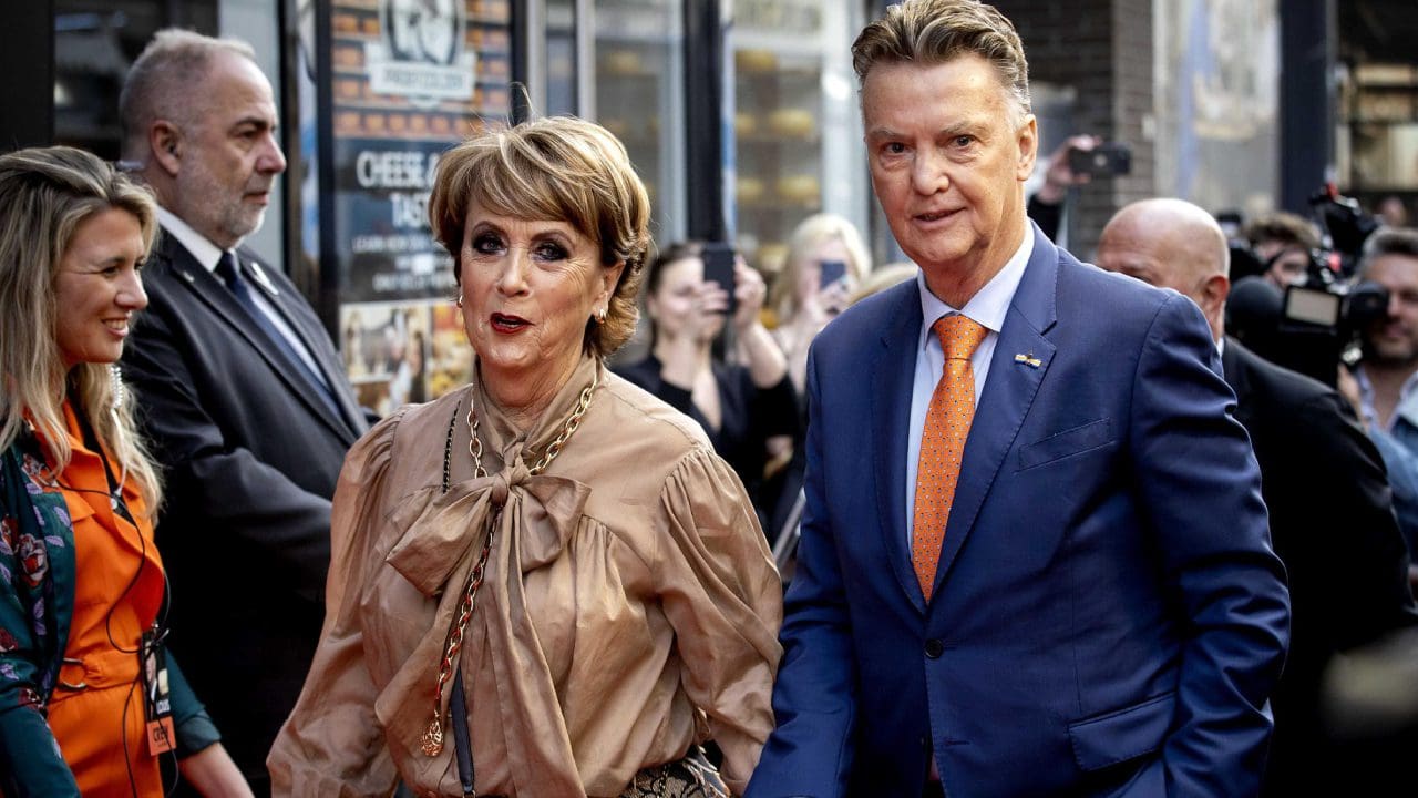 Wat heeft Louis van Gaal op zijn bankrekening staan?