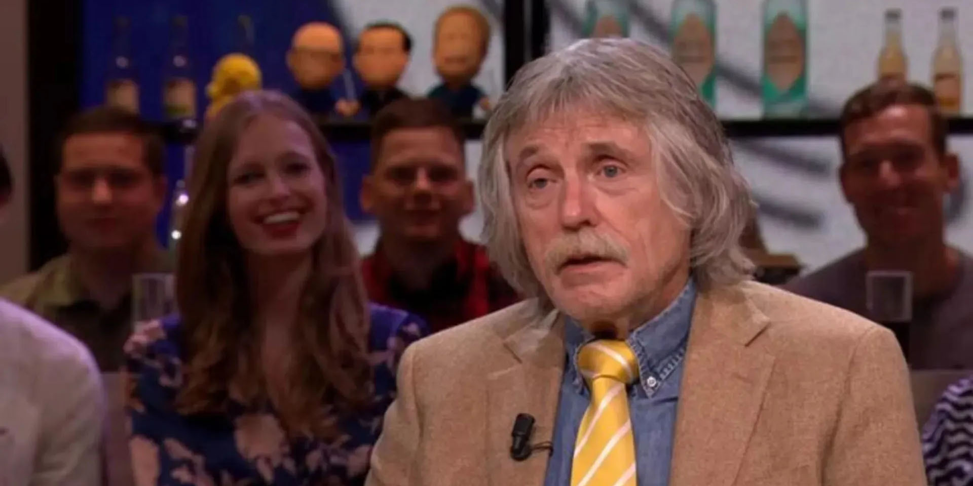 Johan Derksen haalt uit naar Angela de Jong: ‘Met haar oorbellen van de Action’