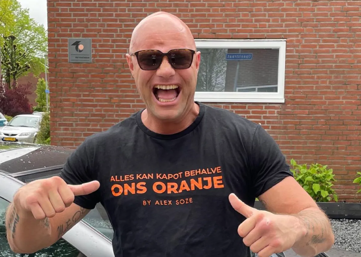 Alex Soze start eigen podcast: ‘Alles kan kapot, inclusief je trommelvlies’